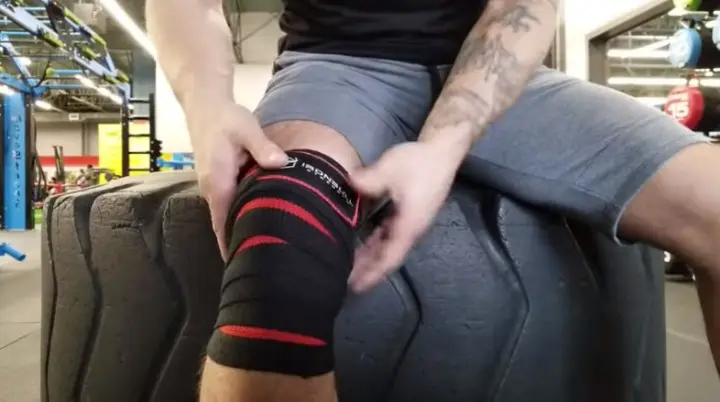 How to wrap knee for squats