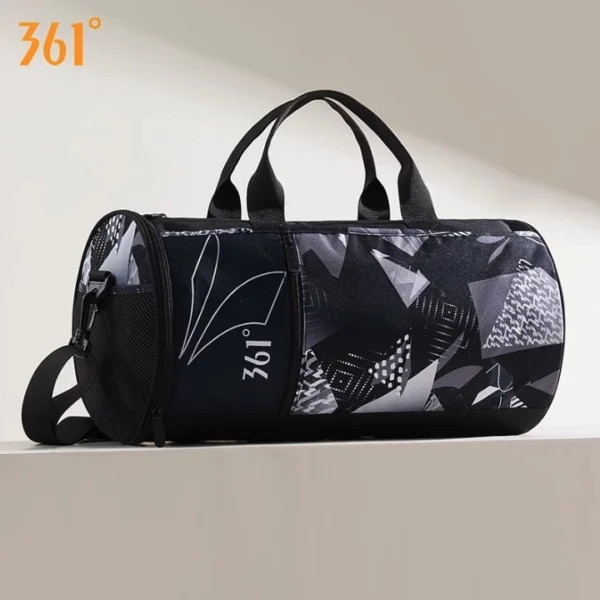 361 Fitness Bag With Wet Cloths Separation Black