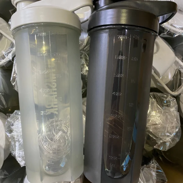 GYMSHARK Protein Shaker Bottle 700ml original1