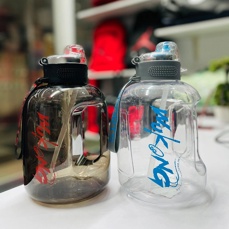 PC Material 1630 ml GYM Water Bottle both color 2