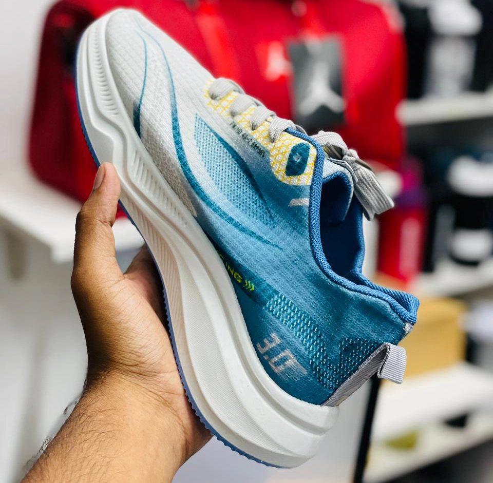 Light Weight Running Shoes Light Weight Running Shoes