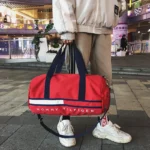 Hommy Tilfigar Dry & Wet Separation Fitness Bag red with model